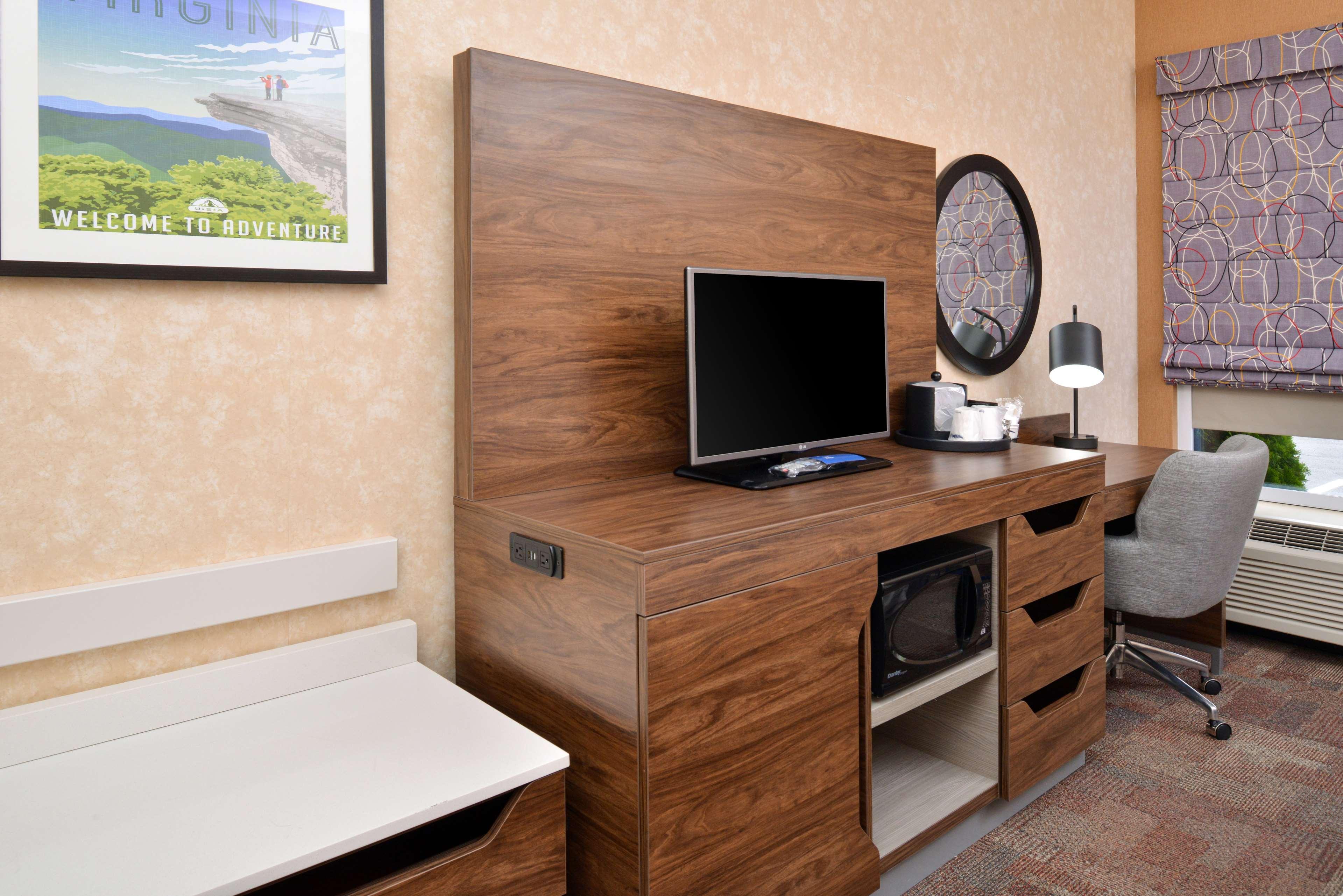 Hampton Inn ווית'וויל מראה חיצוני תמונה