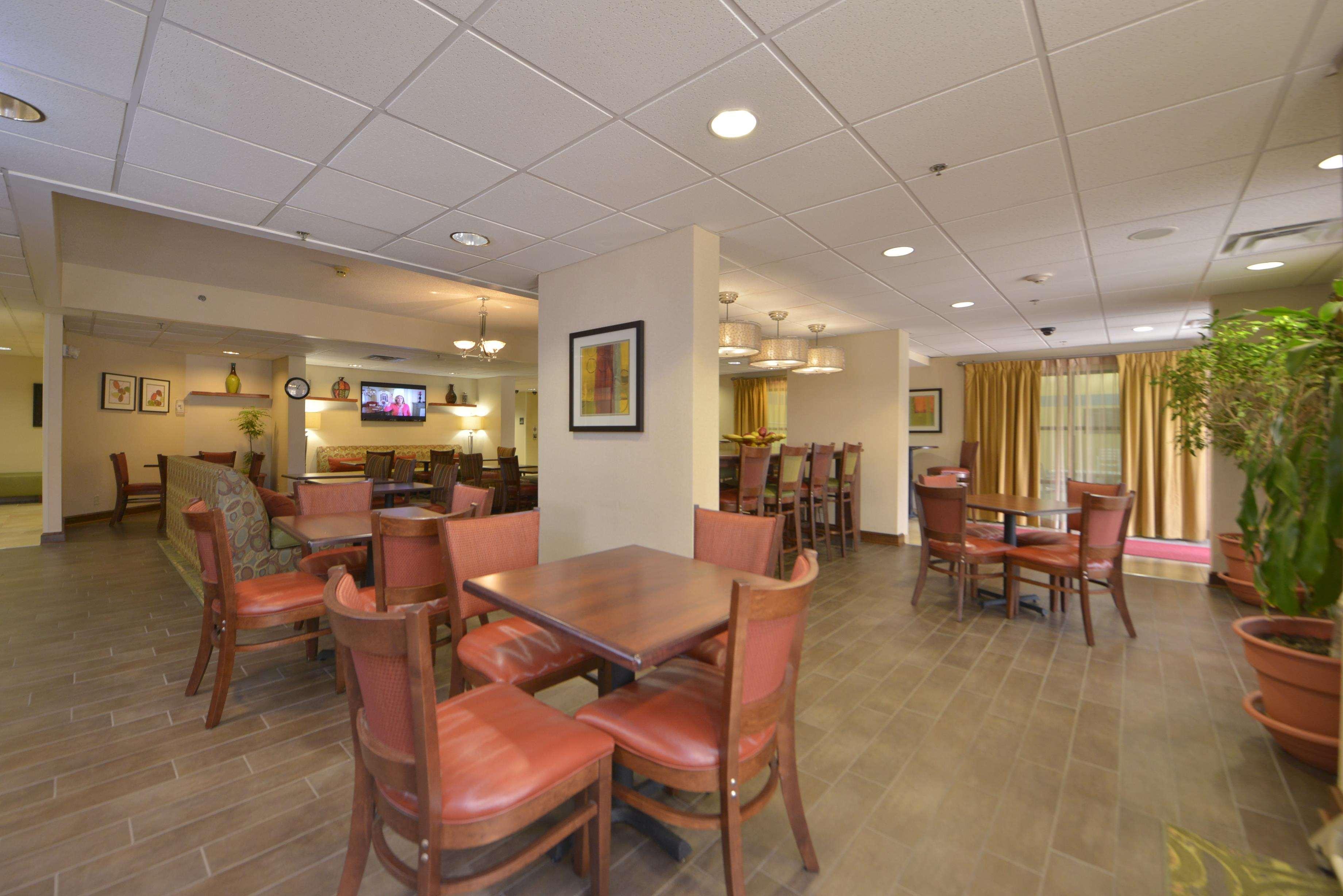 Hampton Inn ווית'וויל מראה חיצוני תמונה
