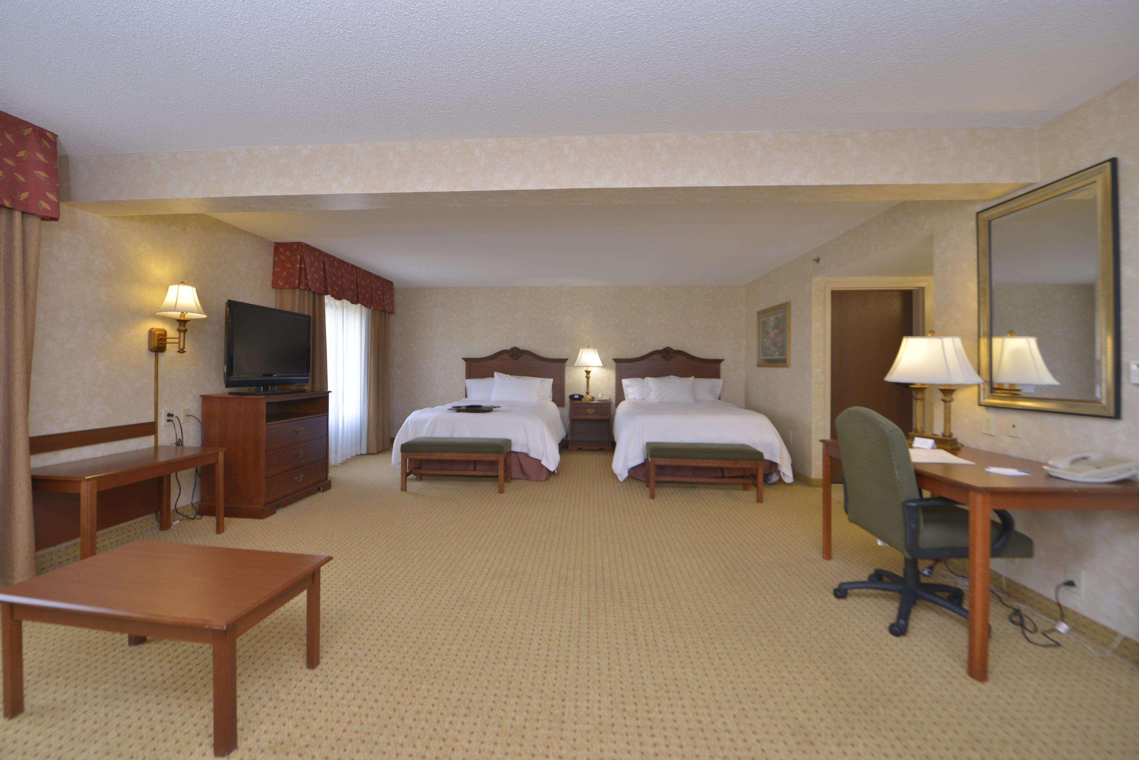 Hampton Inn ווית'וויל מראה חיצוני תמונה