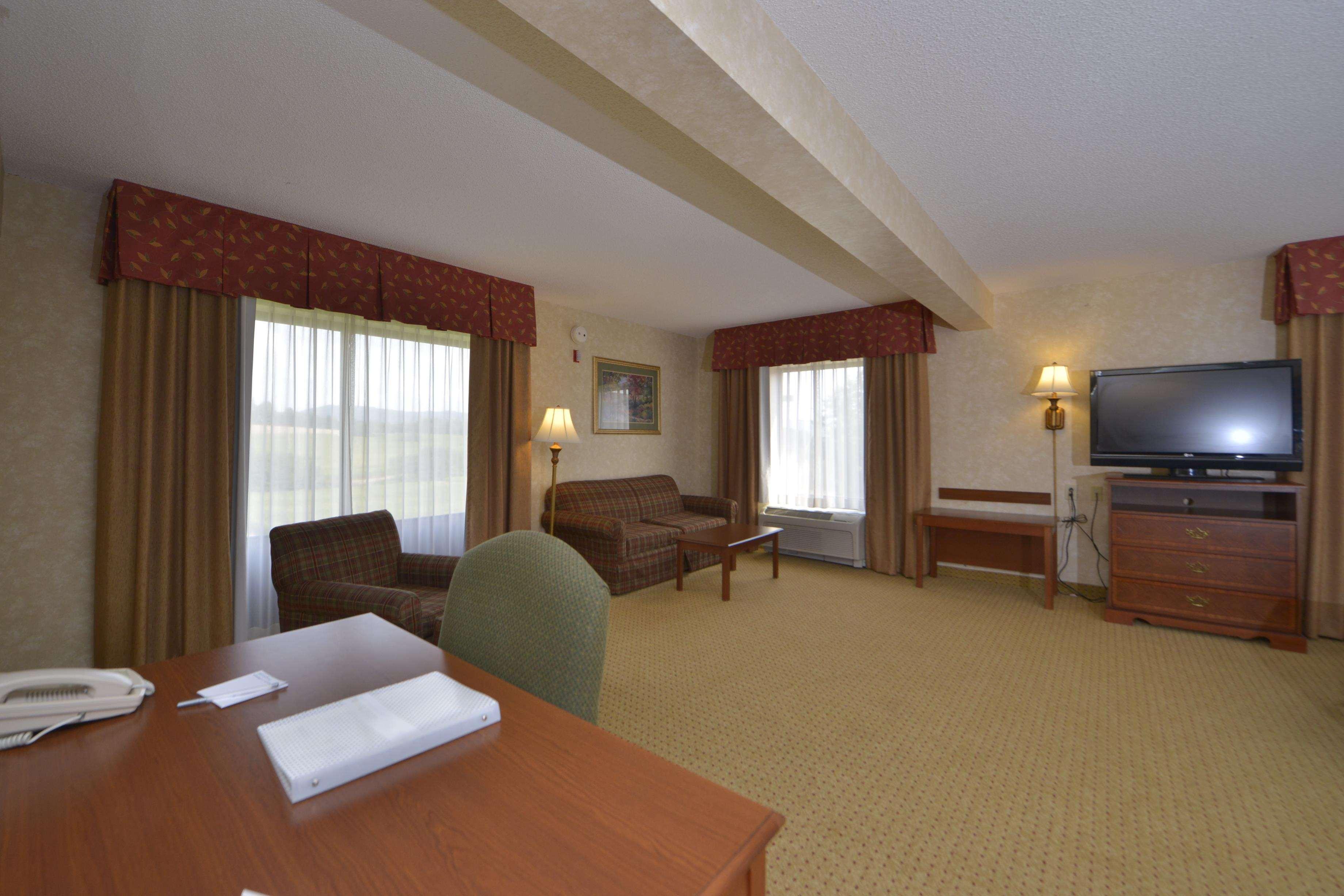 Hampton Inn ווית'וויל מראה חיצוני תמונה