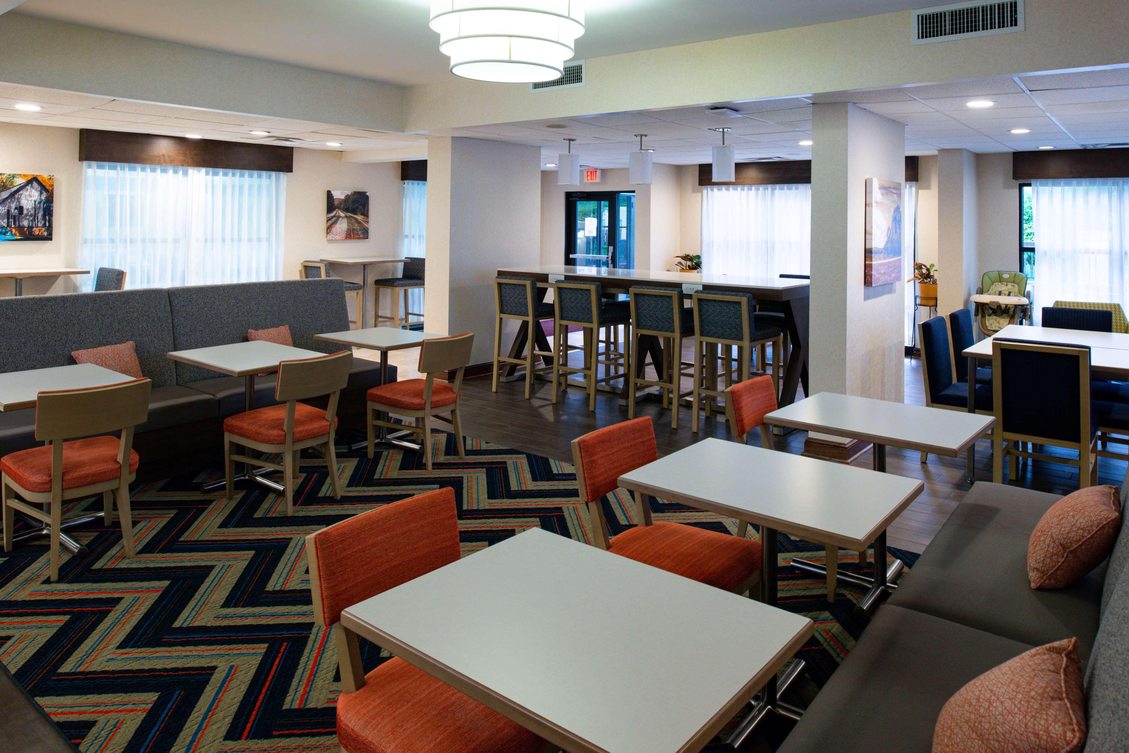 Hampton Inn ווית'וויל מראה חיצוני תמונה
