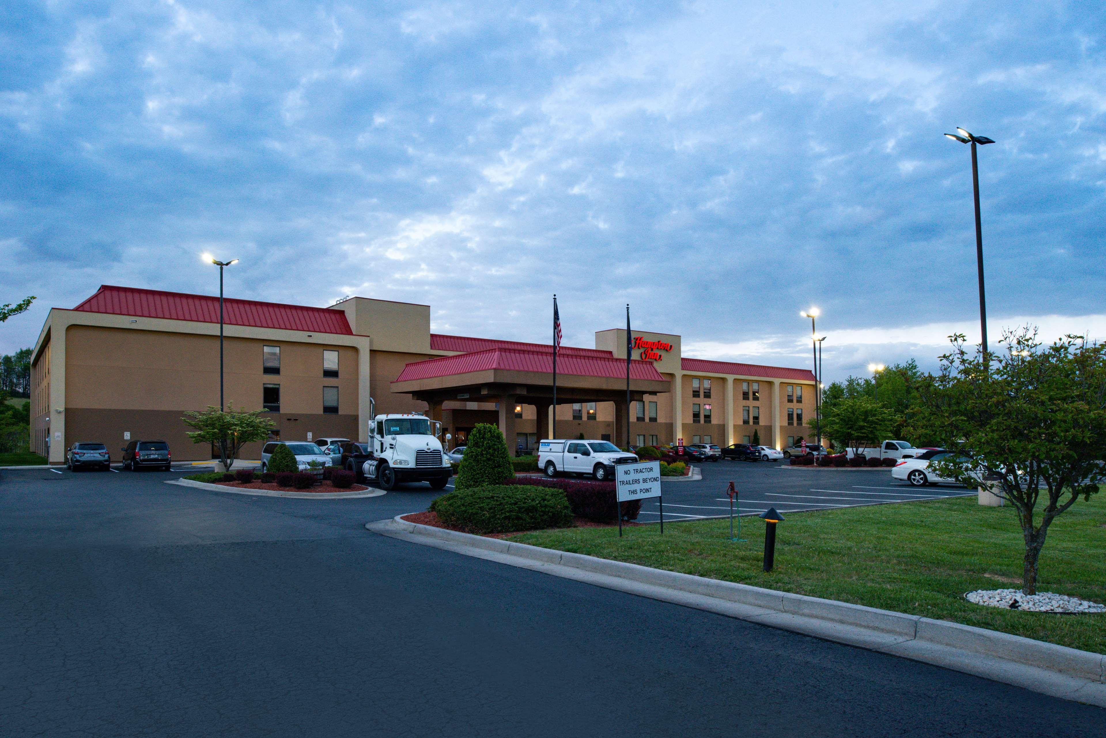 Hampton Inn ווית'וויל מראה חיצוני תמונה