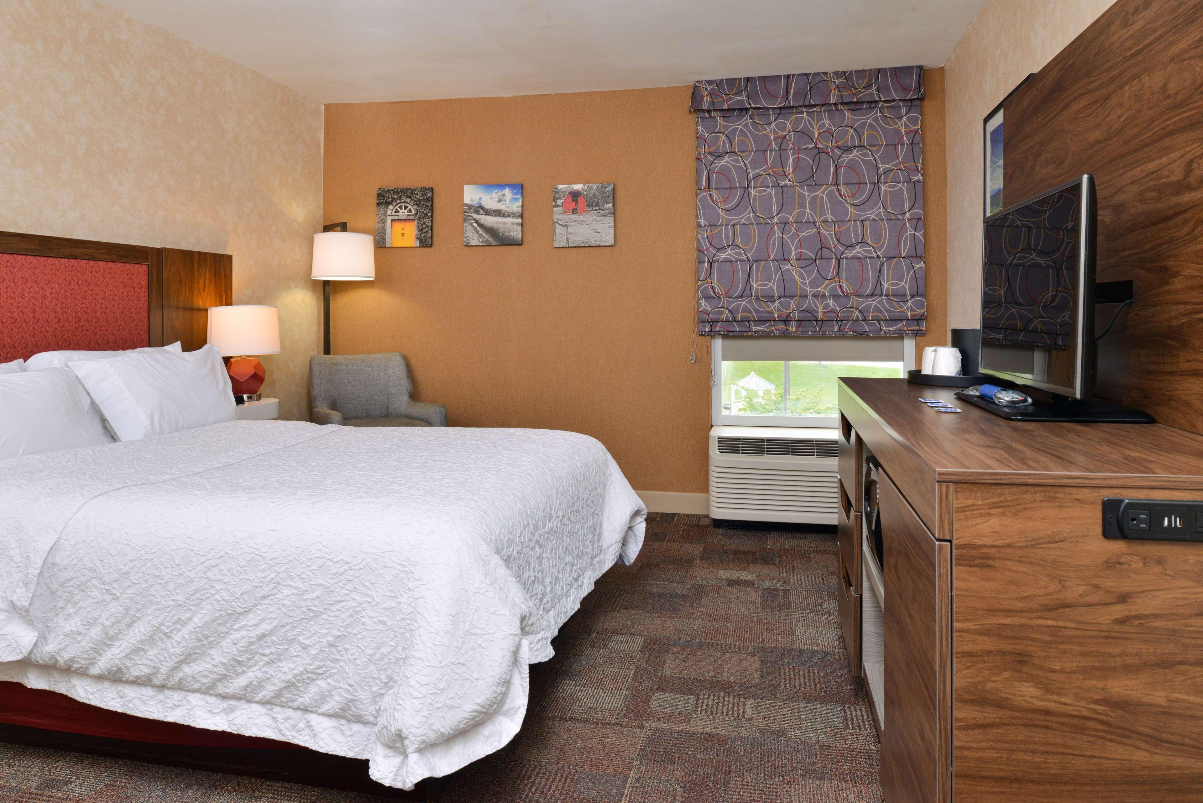 Hampton Inn ווית'וויל מראה חיצוני תמונה